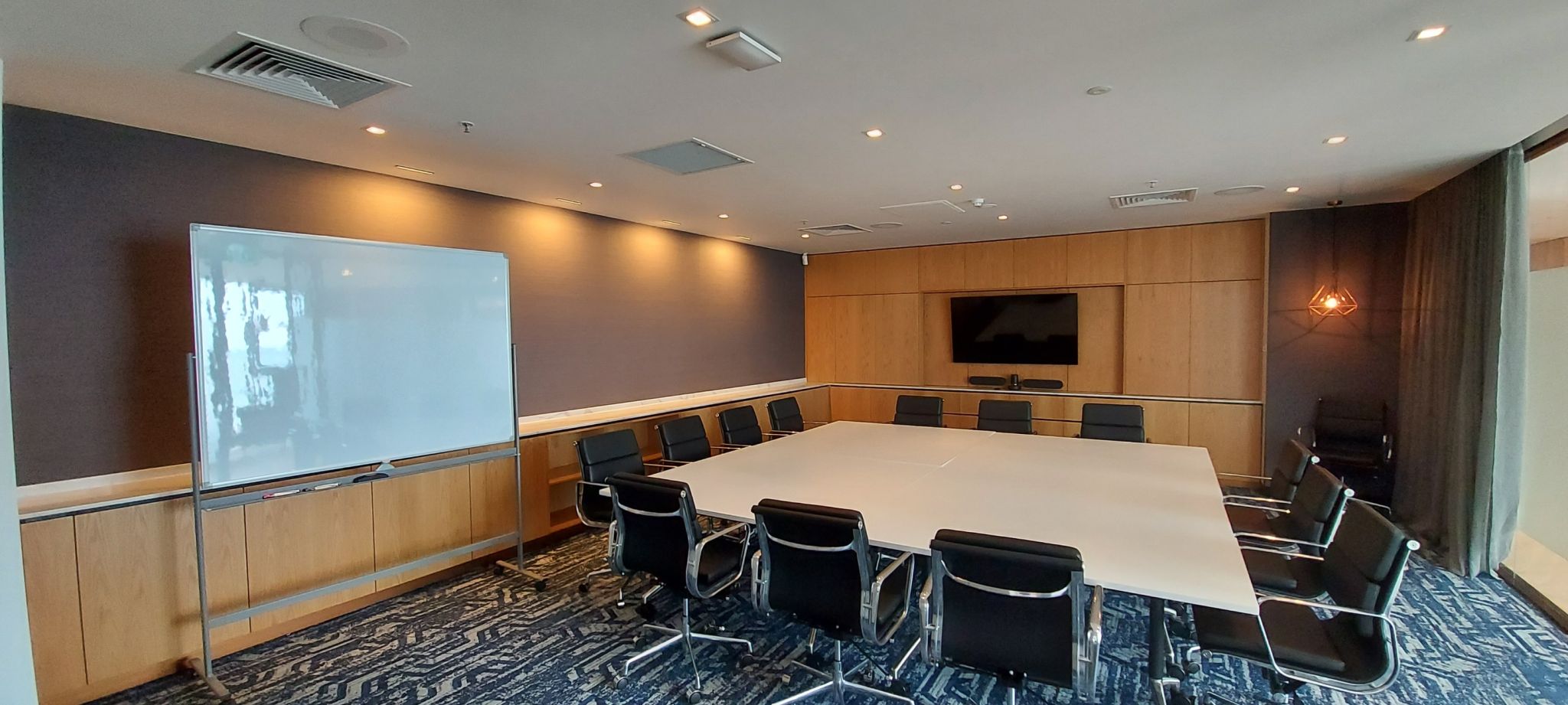 Buisness Meeting Room